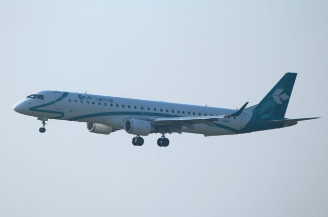 Embraer ERJ-190 (I-ADJR) - Early morning landing in Venice Marco Polo airport with some fog