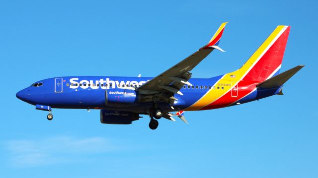 Boeing 737-700 (N915WN) - Arriving as WN2471 from CHS
