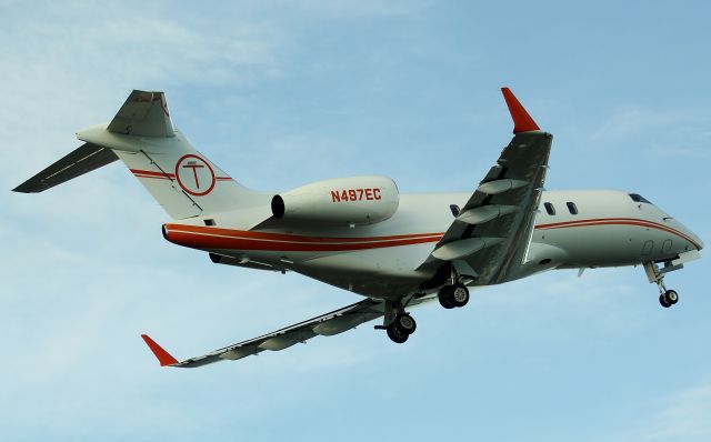 Bombardier Challenger 300 (N497EC)