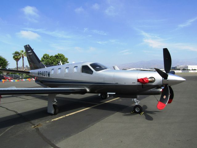 Grumman G-40 Avenger (N940TW) - Oops! I hope no one will confuse this registration number with an MD-80. 
