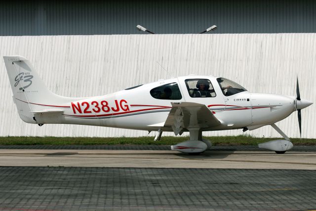 Cirrus SR-22 (N238JG)