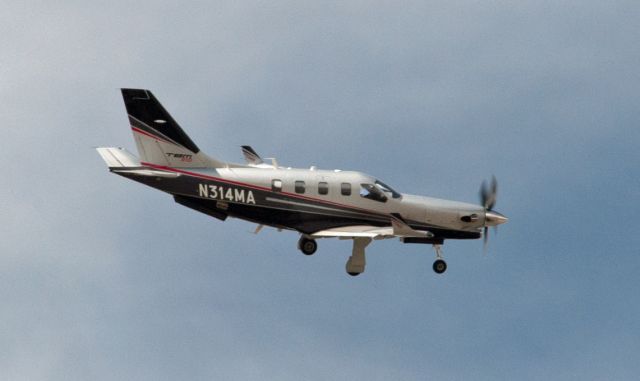 Daher-Socata TBM-900 (N314MA) - Right base for 09 at Carson City