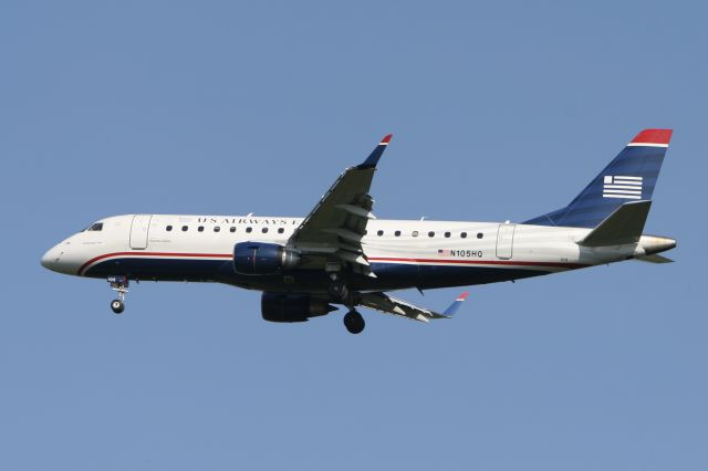 Embraer 175 (N105HQ) - May 29, 2010 - approached Detroit