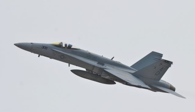 McDonnell Douglas FA-18 Hornet —