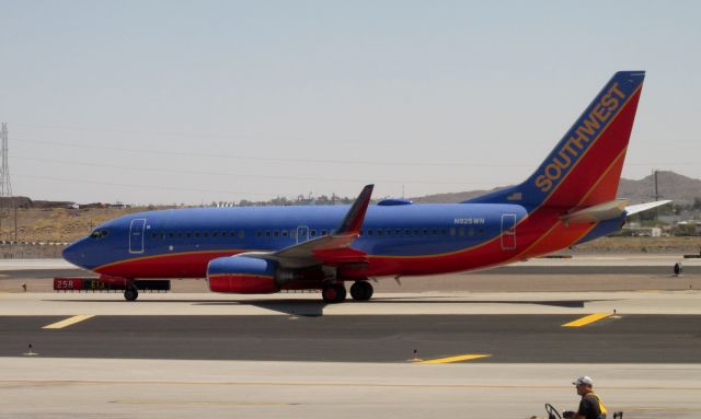 Boeing 737-700 (N925WN)