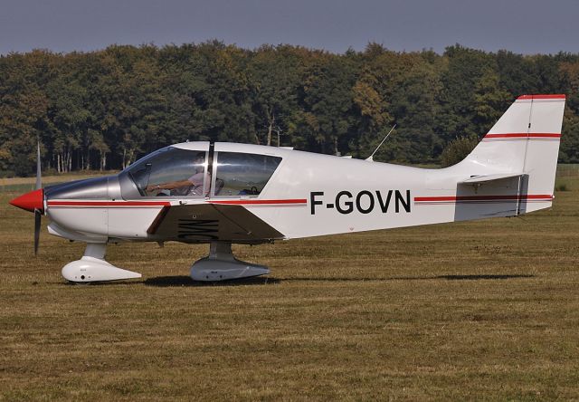 ROBIN President (DR-500) (F-GOVN) - Taxiing to holding point for take-off - 2009-09-26.
