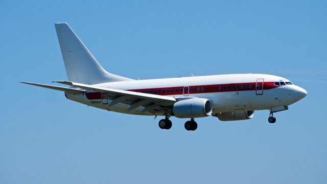 BOEING 737-600 (N869HH) - JANET202 on final to Rwy 16R to complete a flight test on 6.19.18. (ln 932 / cn 28650). The aircraft has been at ATS for maintenance. 