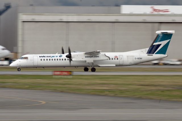 de Havilland Dash 8-400 (C-GENV)