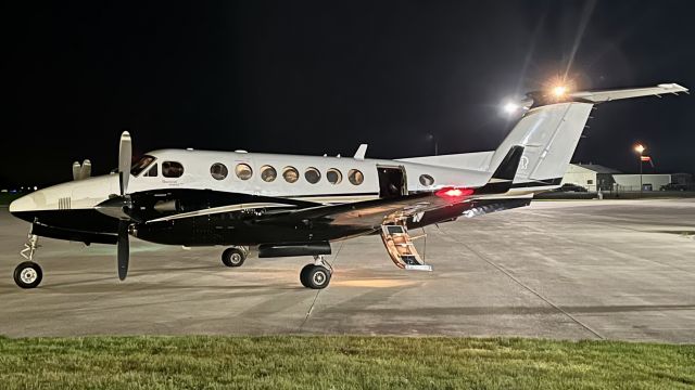 Beechcraft Super King Air 350 (N350FW) - Planemasters Jet Charter’s 2013 Beechcraft King Air 350i shortly after arriving from KJVY. br /br /Bringing home passengers who spent the day at the Kentucky Derby. 5/7/22. 