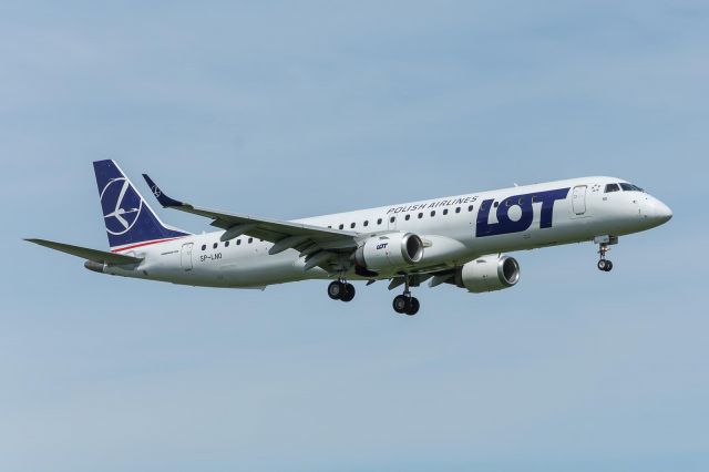 Embraer ERJ-190 (SP-LNO) - WAW Spotting [Poland]