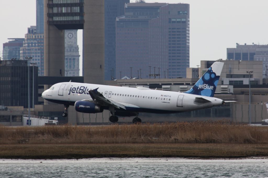 Airbus A320 (N527JL)