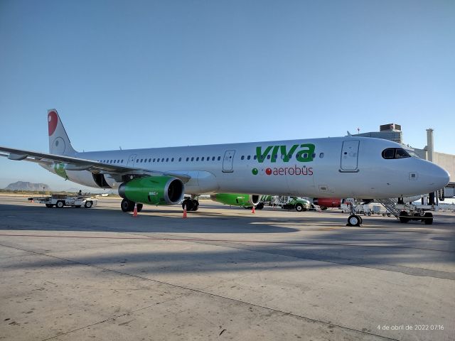 Airbus A321 (XA-VBQ)