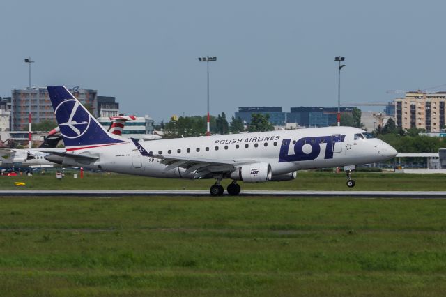 Embraer 170/175 (SP-LDG) - WAW SPOTTING