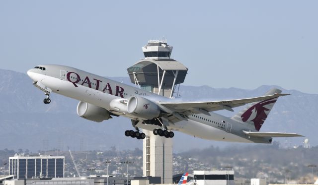 Boeing 777-200 (A7-BBG) - Departing LAX