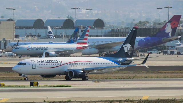 Boeing 737-800 (XA-AMU)