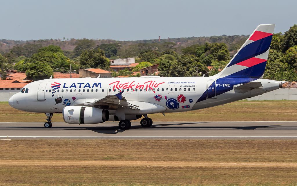 Airbus A319 (PT-TME)
