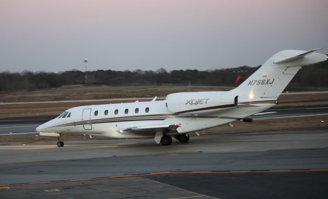 Cessna Citation X (N756XJ) - Taxiing to 20L at PDK on 02/16/2011