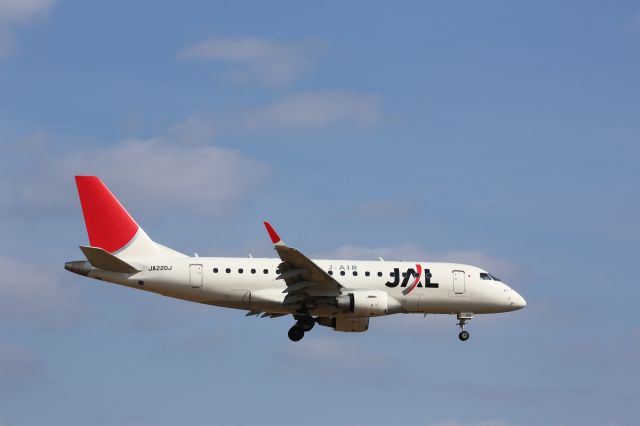 Embraer 170/175 (JA220J)