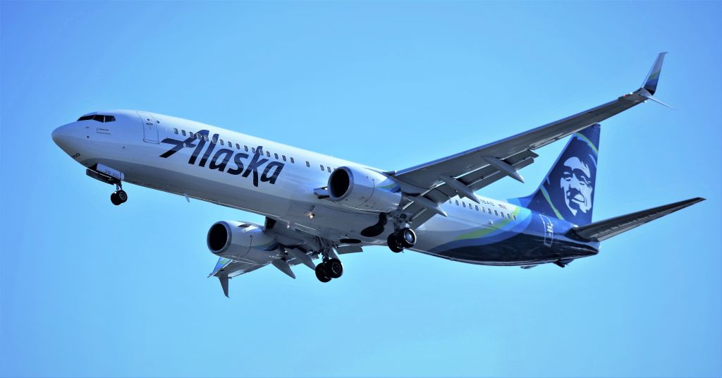 Boeing 737-900 (N318AS) - 10-31-21