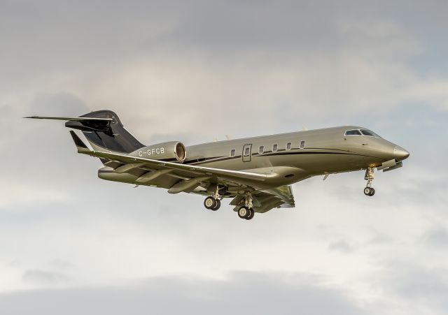 Bombardier Challenger 300 (C-GFCB) - I.M.P. Group Ltd