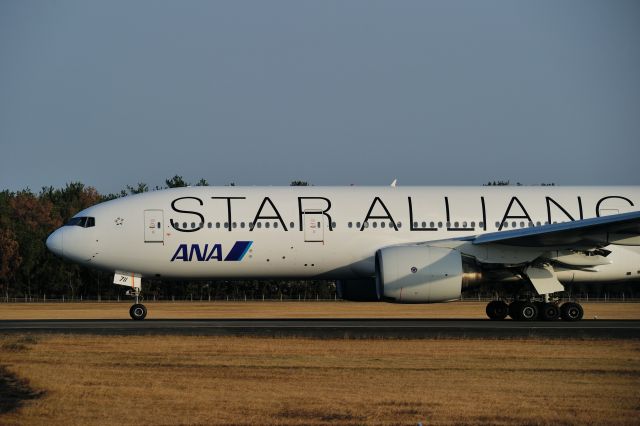 Boeing 777-200 (JA711A)