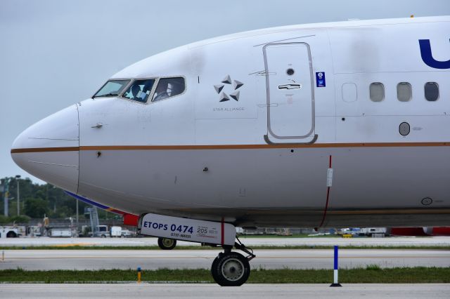 Boeing 737-900 (N37474)
