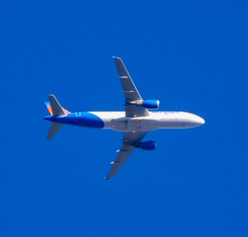 Airbus A320 (N224NV)