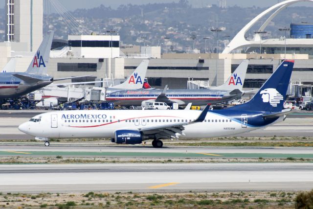 Boeing 737-800 (N950AM) - N950AM  Boeing  B737-852  AMX  KLAX  20130304  4157