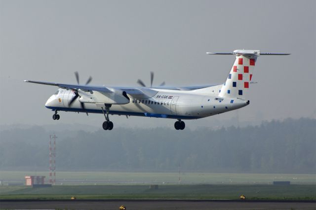 de Havilland Dash 8-400 (9A-CQE)