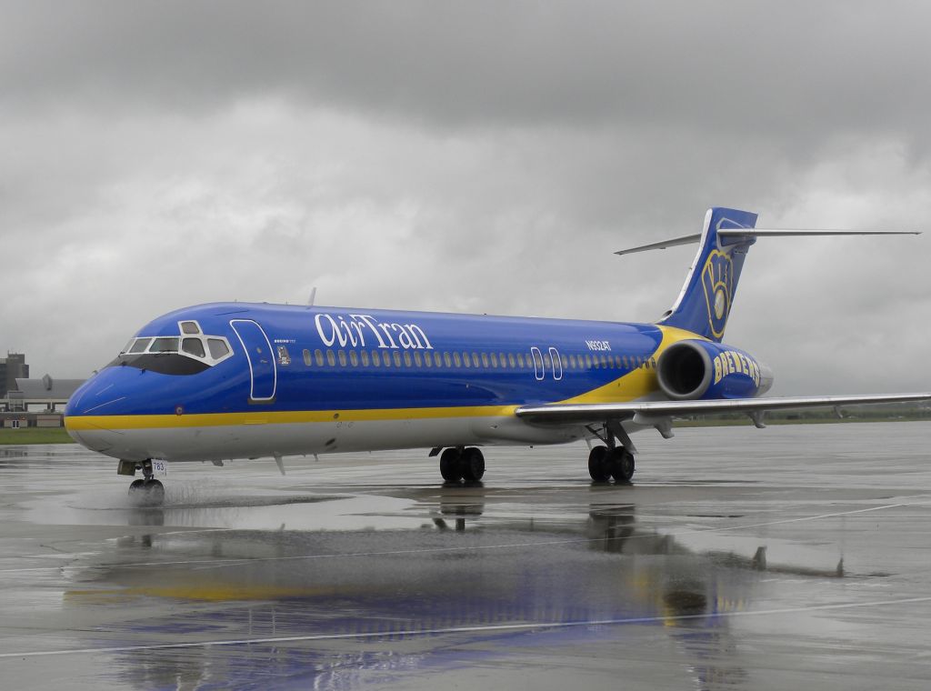 Boeing 717-200 (N932AT)