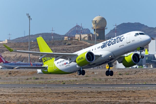 Airbus A220-300 (YL-ADB) - Tenerife Sur - Reina Sofia (TFS / GCTS) - Spainbr /br /Photo taken: November 11, 2023br /br /Operator: airBalticbr /Type: Airbus A220-300br /Registration: YL-ABDbr /Serial: 55129