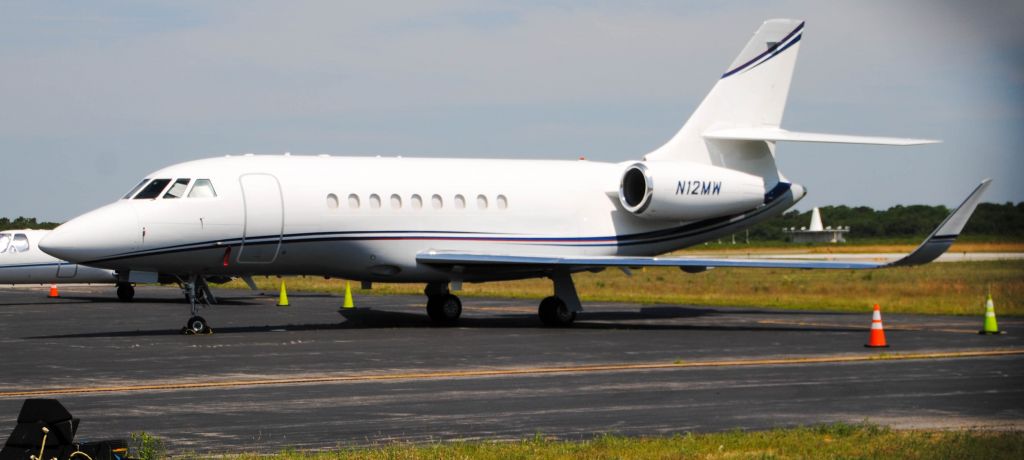 Dassault Falcon 2000 (N12MW)