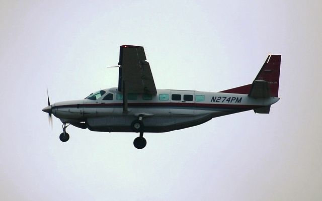 Cessna Caravan (N274PM) - Planemaster Services Cessna 208 approaching landing threshold at Myrtle Beach International Airport (KMYR) on 11/14/2019.