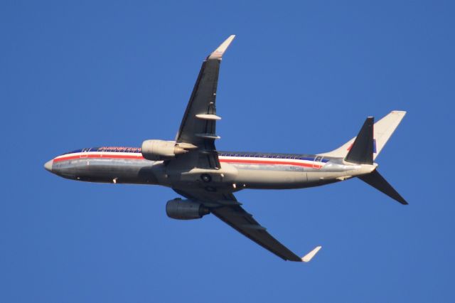 Boeing 737-800 (N923AN)