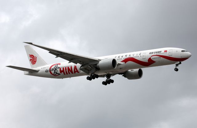 BOEING 777-300ER (B-2006) - Short Final To Rwy 16R "Love China" C/S