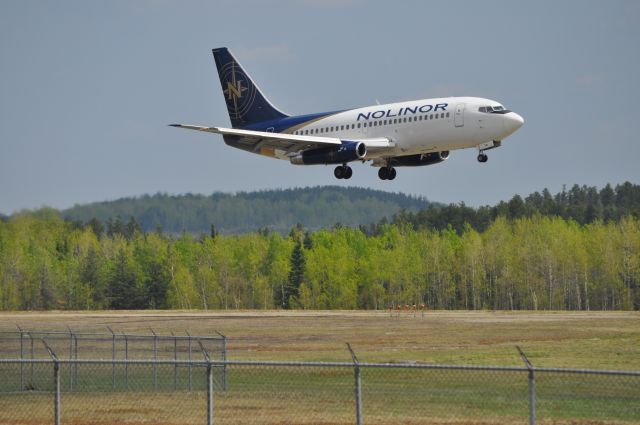 Boeing 737-200 (C-GTUK)