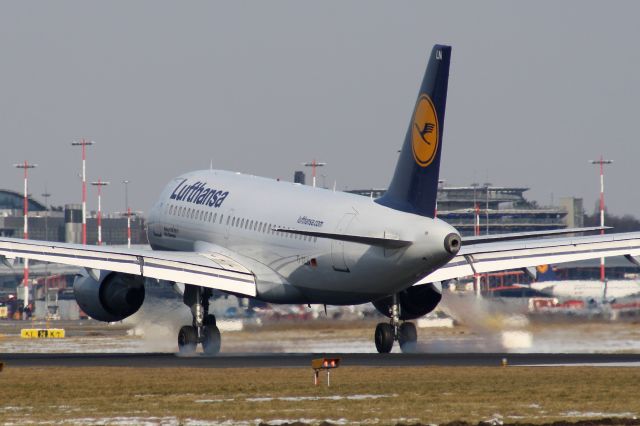 Airbus A319 (D-AILN) - Touch down in the afternoon at rwy 05