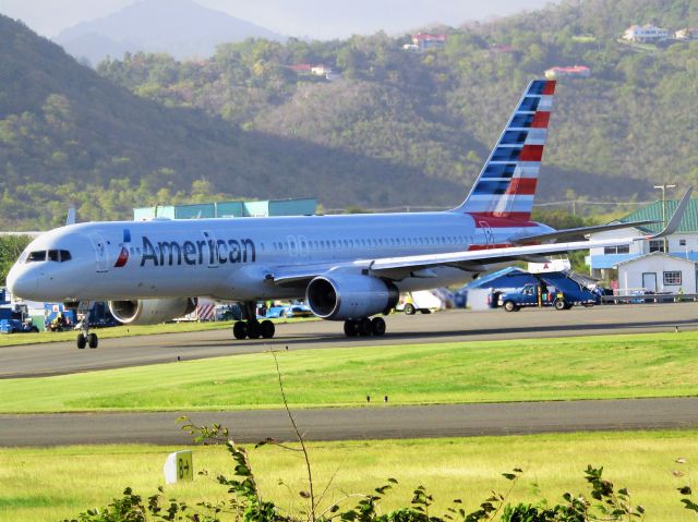 Boeing 757-200 (N691AA)