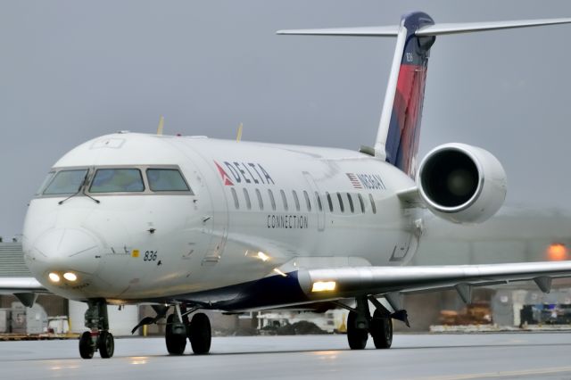 Canadair Regional Jet CRJ-200 (N836AY)