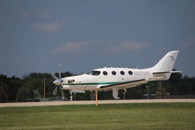 Epic Aircraft LT (N831VF) - On flightline