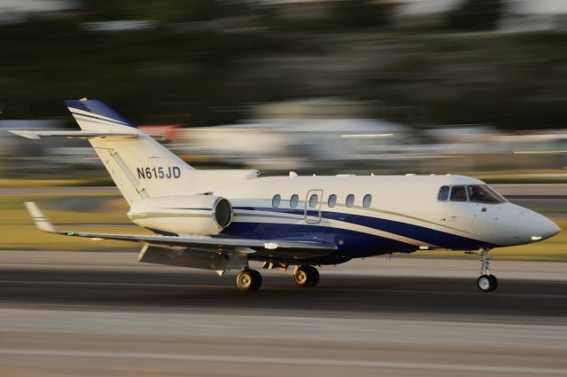 Hawker 800 (N615JD)