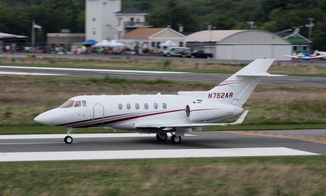 Hawker 800 (N752AR)