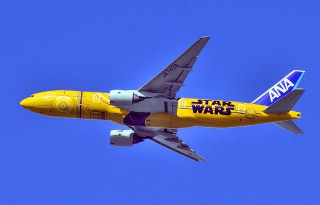 Boeing 777-200 (JA743A) - Star Wars