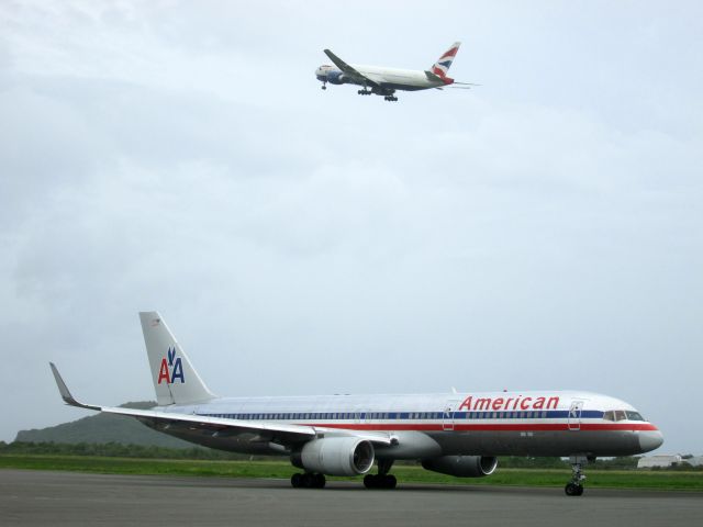 Boeing 757-200 (N656AA)