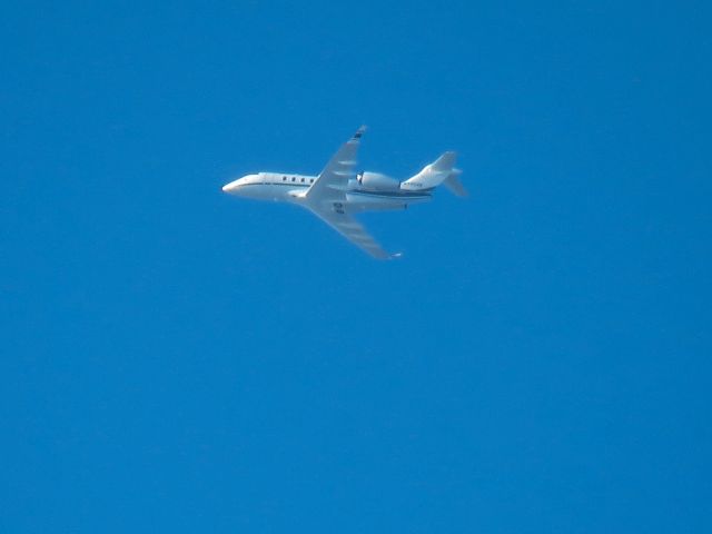 Bombardier Challenger 300 (N350XK)