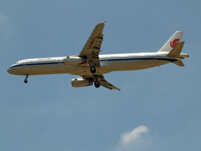 Airbus A321 (B-6883)