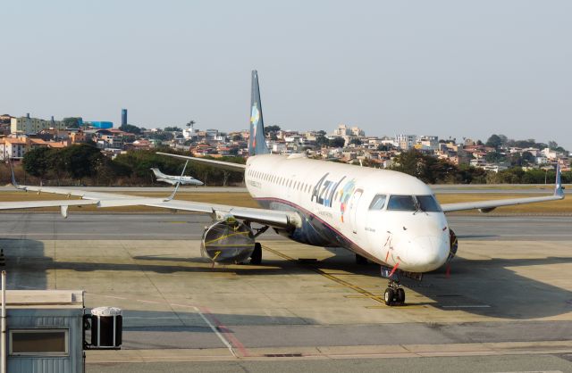 EMBRAER 195 (PR-AYI)