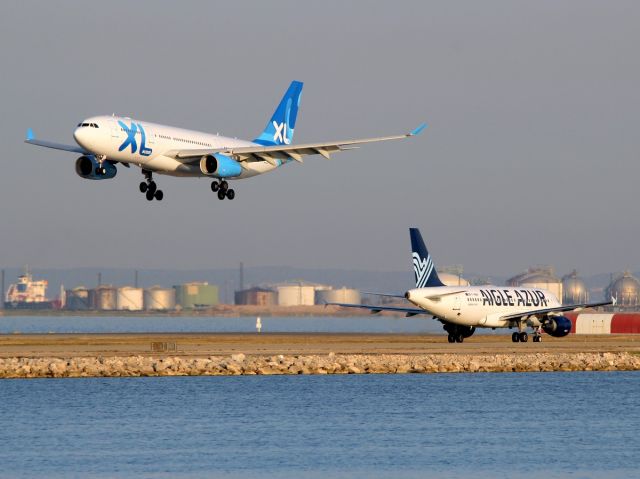 Airbus A319 (F-HBMI) - 07 AOUT 2015 - taxiing to holding point 13L