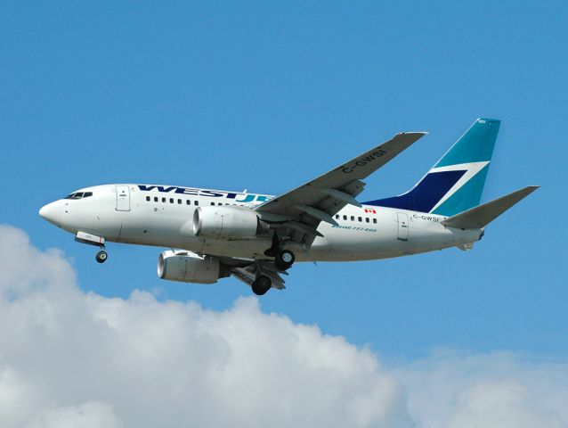 BOEING 737-600 (C-GWSI)