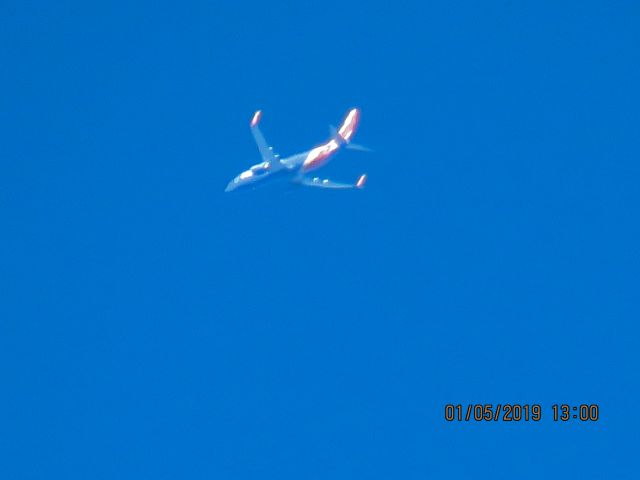 Boeing 737-800 (N8560Z)